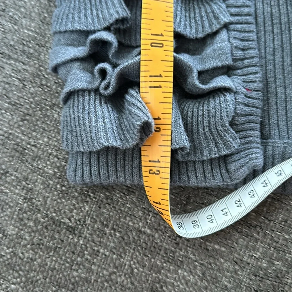 Old Navy Girls Ruffle Front Gray Sweater Vest Size 8